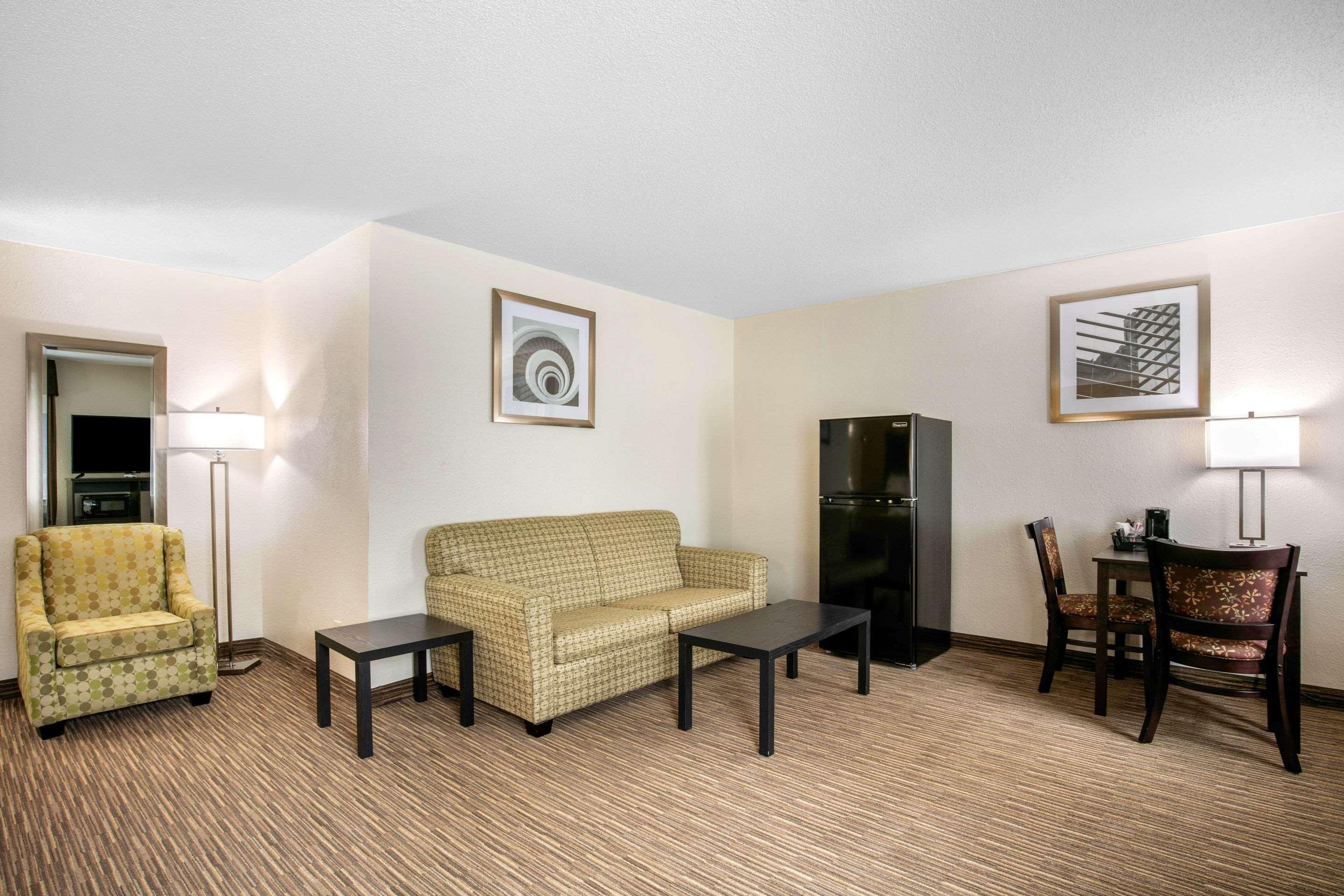 Motel 6-Metropolis, Il Zewnętrze zdjęcie