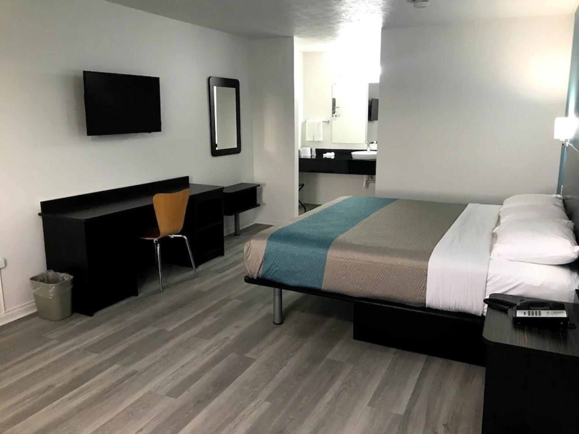Motel 6-Metropolis, Il Zewnętrze zdjęcie