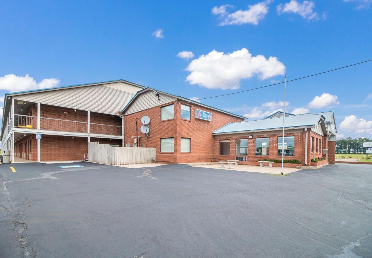 Motel 6-Metropolis, Il Zewnętrze zdjęcie
