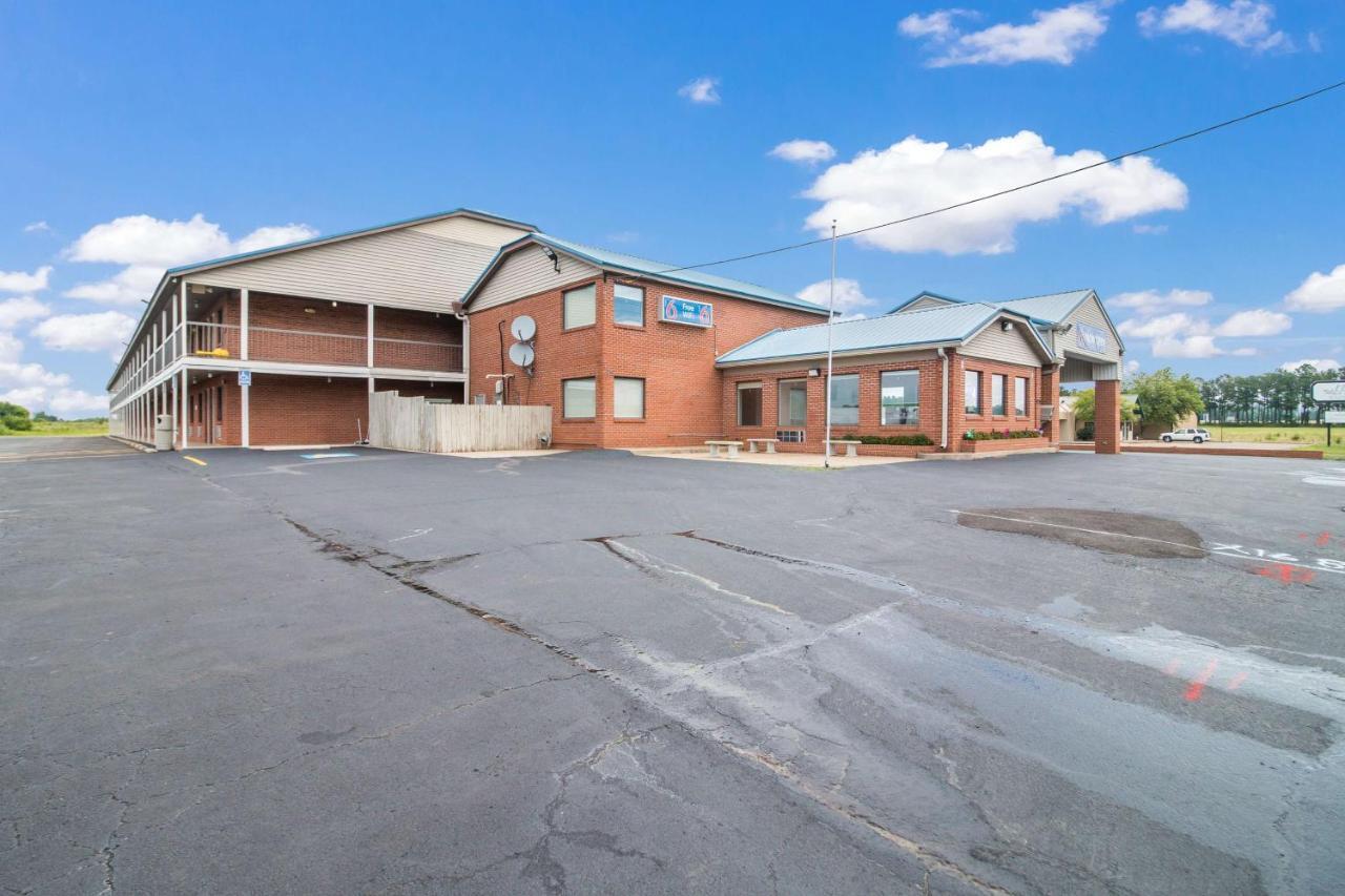 Motel 6-Metropolis, Il Zewnętrze zdjęcie