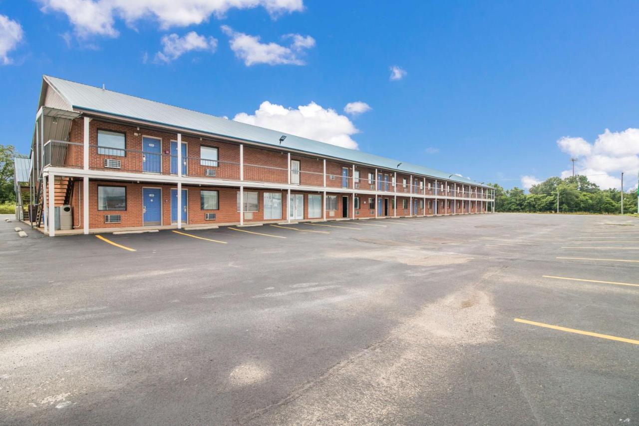 Motel 6-Metropolis, Il Zewnętrze zdjęcie